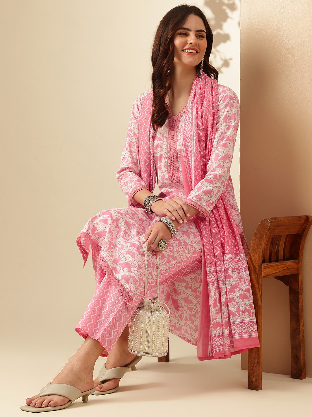 Pink Floral Printed Pure Cotton Kurta Set with Regular Thread Work