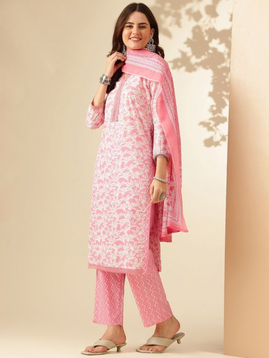 Pink Floral Printed Pure Cotton Kurta Set with Regular Thread Work